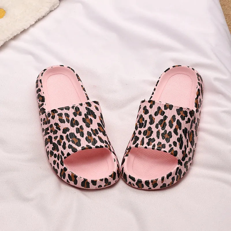 Women's leopard print slippers with thick EVA sole in Korean style fashion for indoor outdoor summer wear