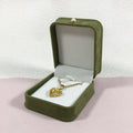 Fashion flannel waist-tight jewellery box with pearl buckle in light green for ring storage