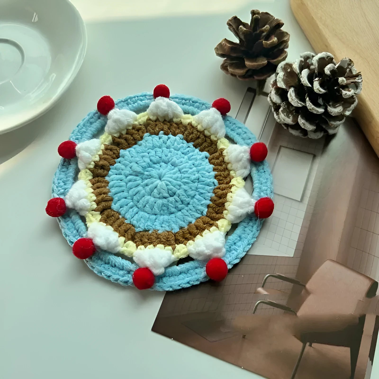 Round wool coaster set with decorative storage bag, each coaster measures 9cm diameter