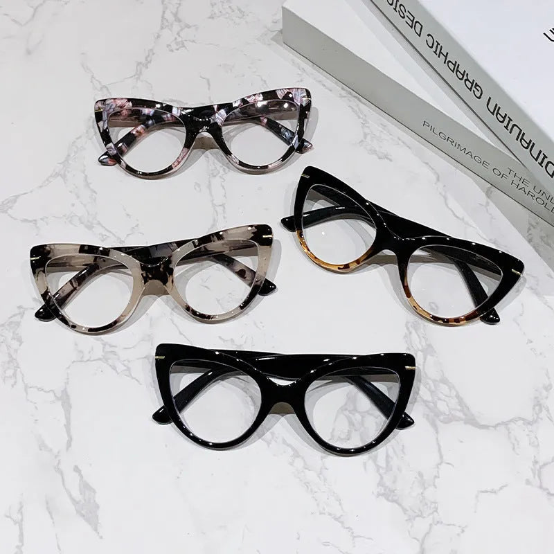 Women's large cat's eye frame presbyopic glasses with dragon and phoenix pattern decoration on the temple.