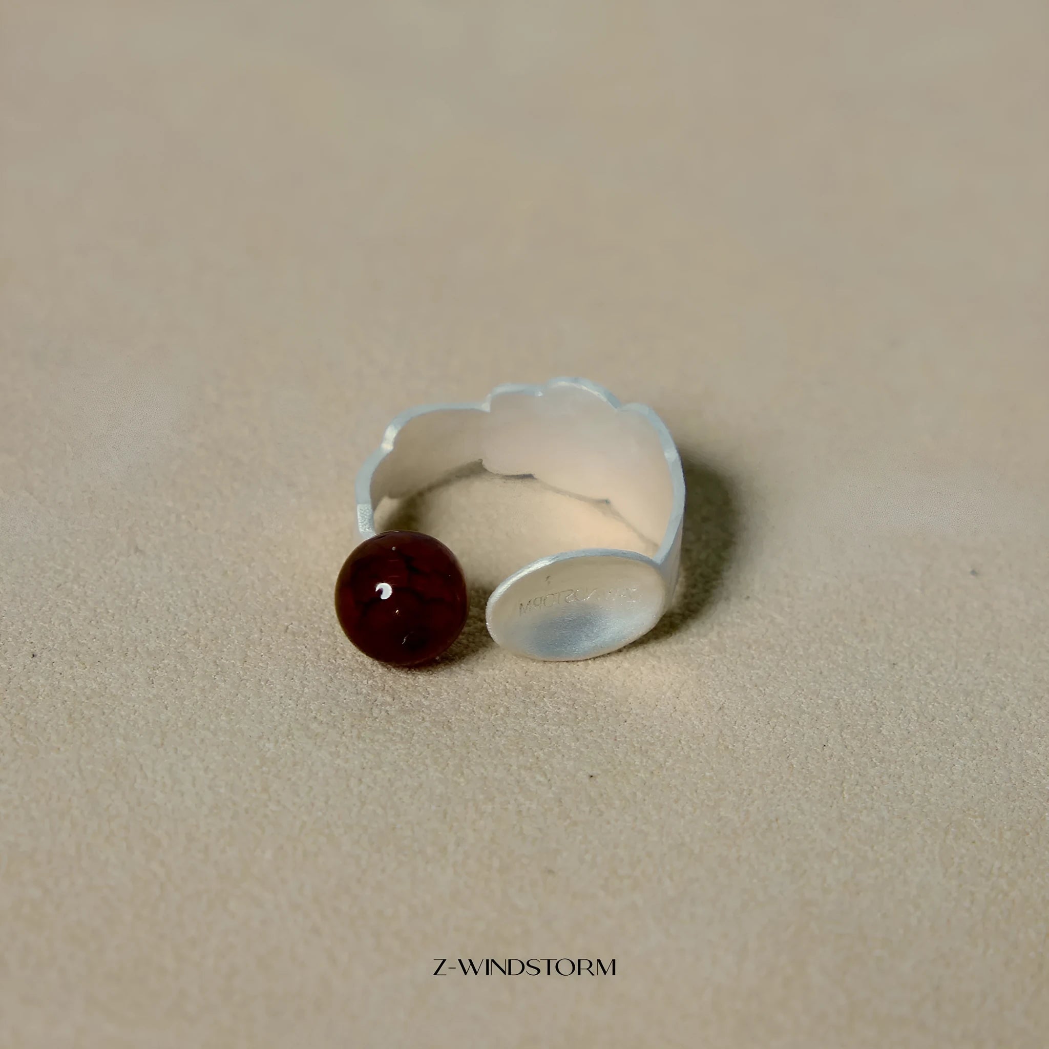 Electroplated alloy ring and bracelet set with diamond shape and small round spoon stewed pork motif