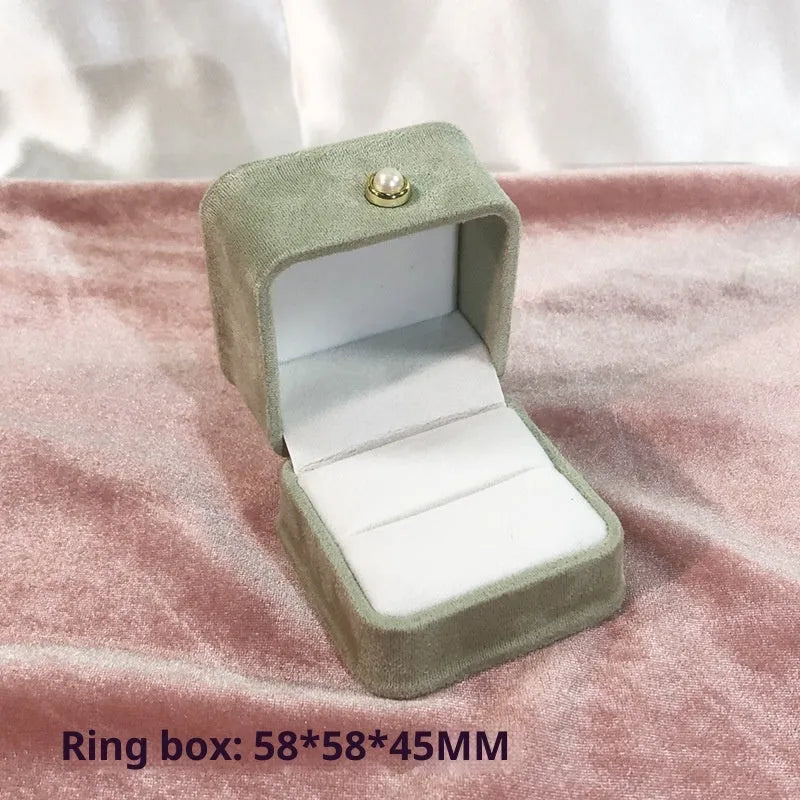 Fashion flannel waist-tight jewellery box with pearl buckle in light green for ring storage