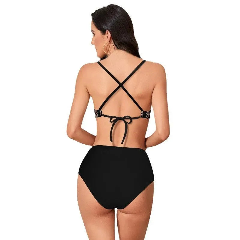 Striped one-piece bikini swimsuit for women, sleeveless polyester swimwear in two colours, sizes S to XL