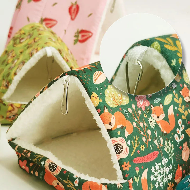 Warm small pet house in peach skin sponge for rabbits, guinea pigs, and hamsters, available in four sizes and ten colours