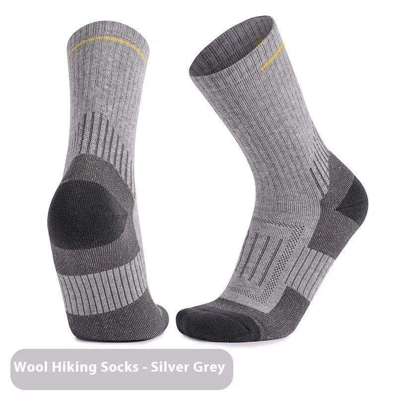 Men's and women's wool knee-high sports socks for skiing in black colour, anti-slip design