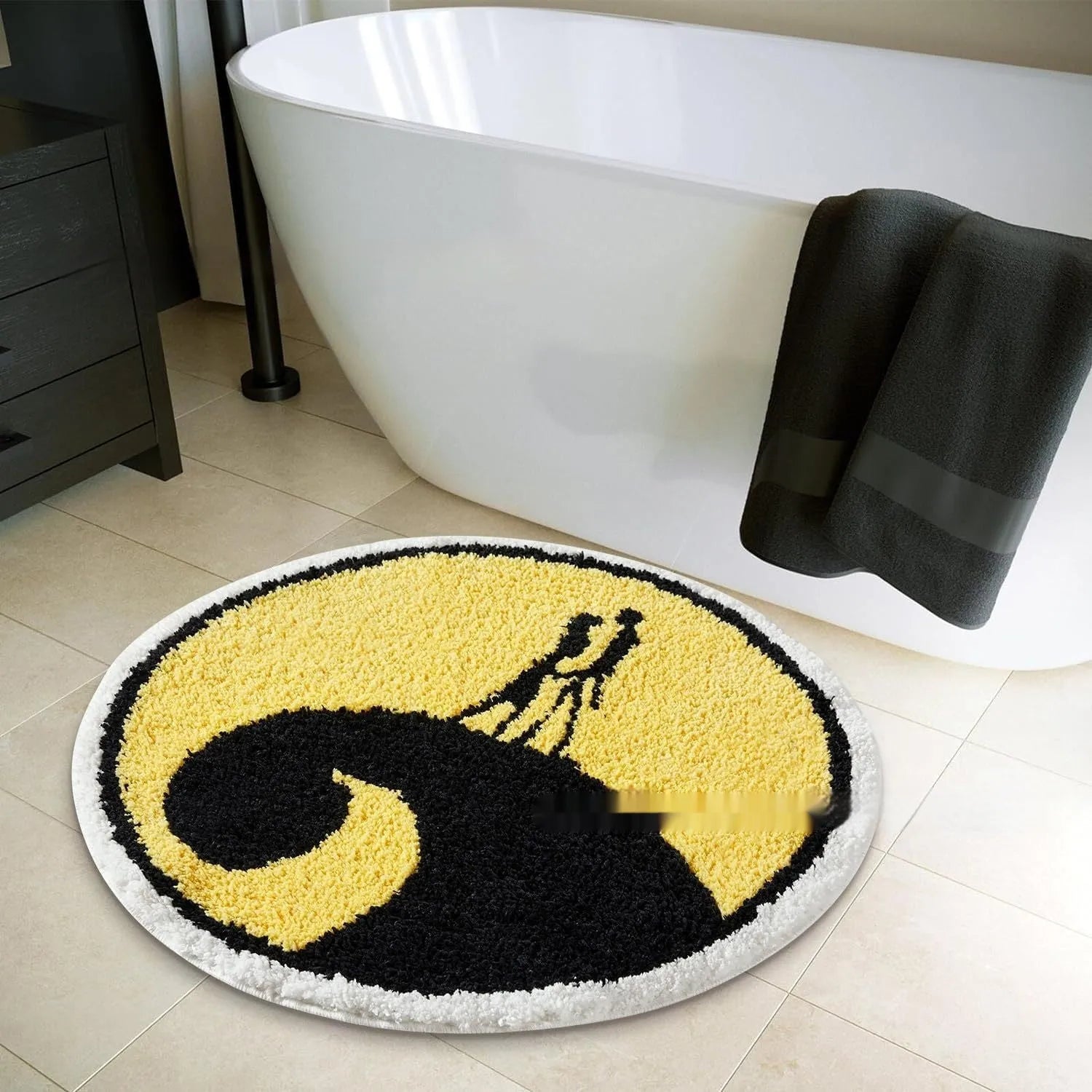 Square Christmas-themed polyester carpet with festive printed design, shown in 60cm and 80cm sizes.