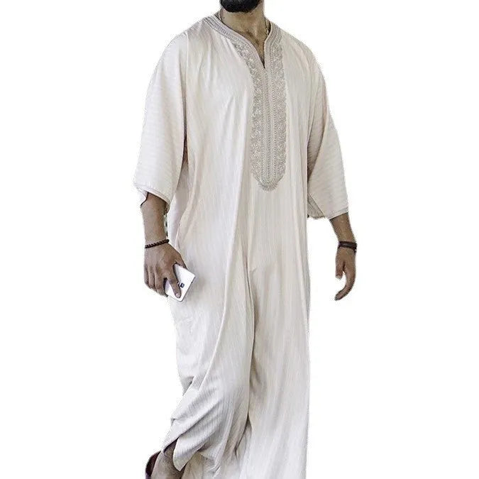 Men's ethnic style loose Muslim robe in milky white linen with short sleeves and national style embroidery, sizes M-4XL.