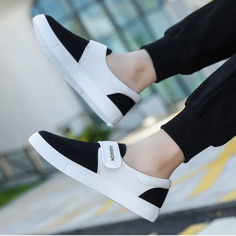 Men's canvas Velcro flat shoes in black low-top style with PVC sole