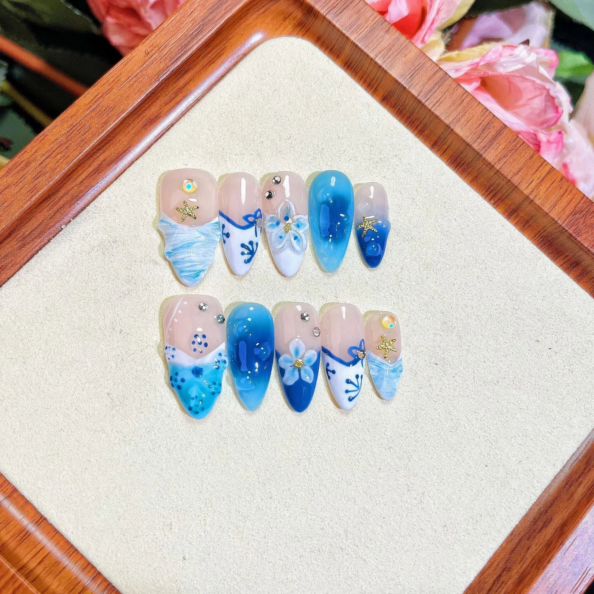 Blue hand-painted carved summer ice transparent plastic fake nails in sizes XS, S, M, L
