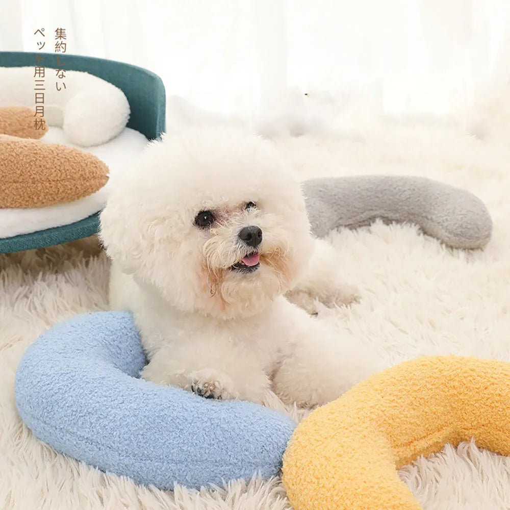 Blue U-shaped cat pillow with adjustable collar for feline cervical support and comfortable sleeping