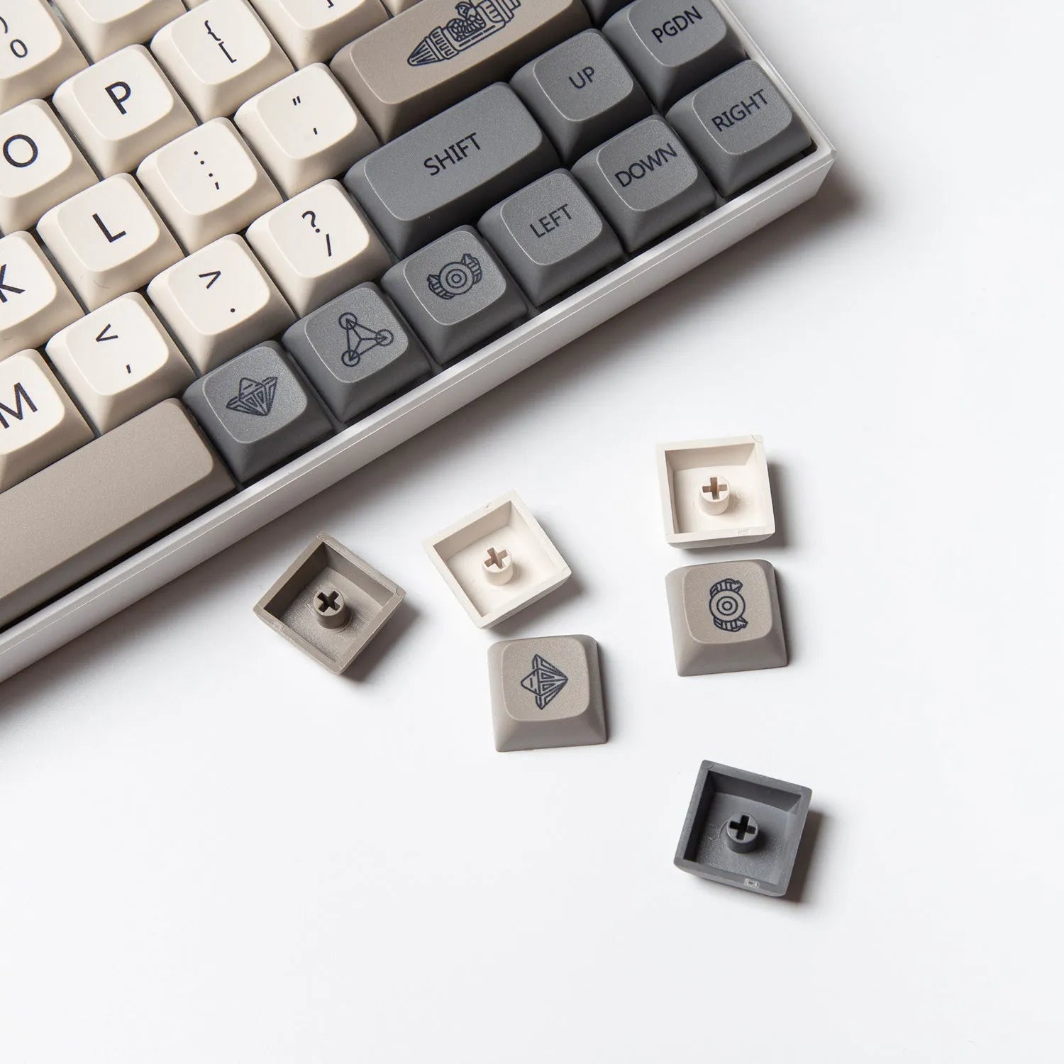 Set of 139 XDA profile PBT keycaps for mechanical keyboards, showing English legends.