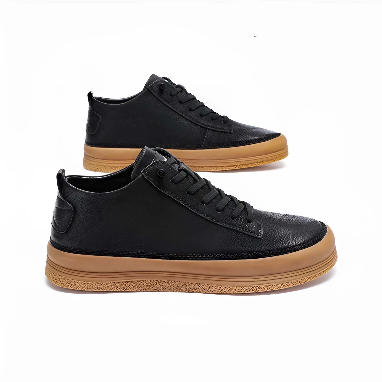 Men's black casual leather shoes with round toe and lace-up lanyard on a white background.