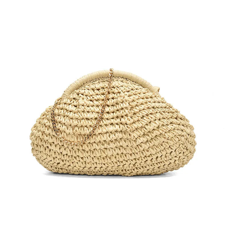 Shell-shaped straw shoulder bag for women with chain strap accents in beige colour