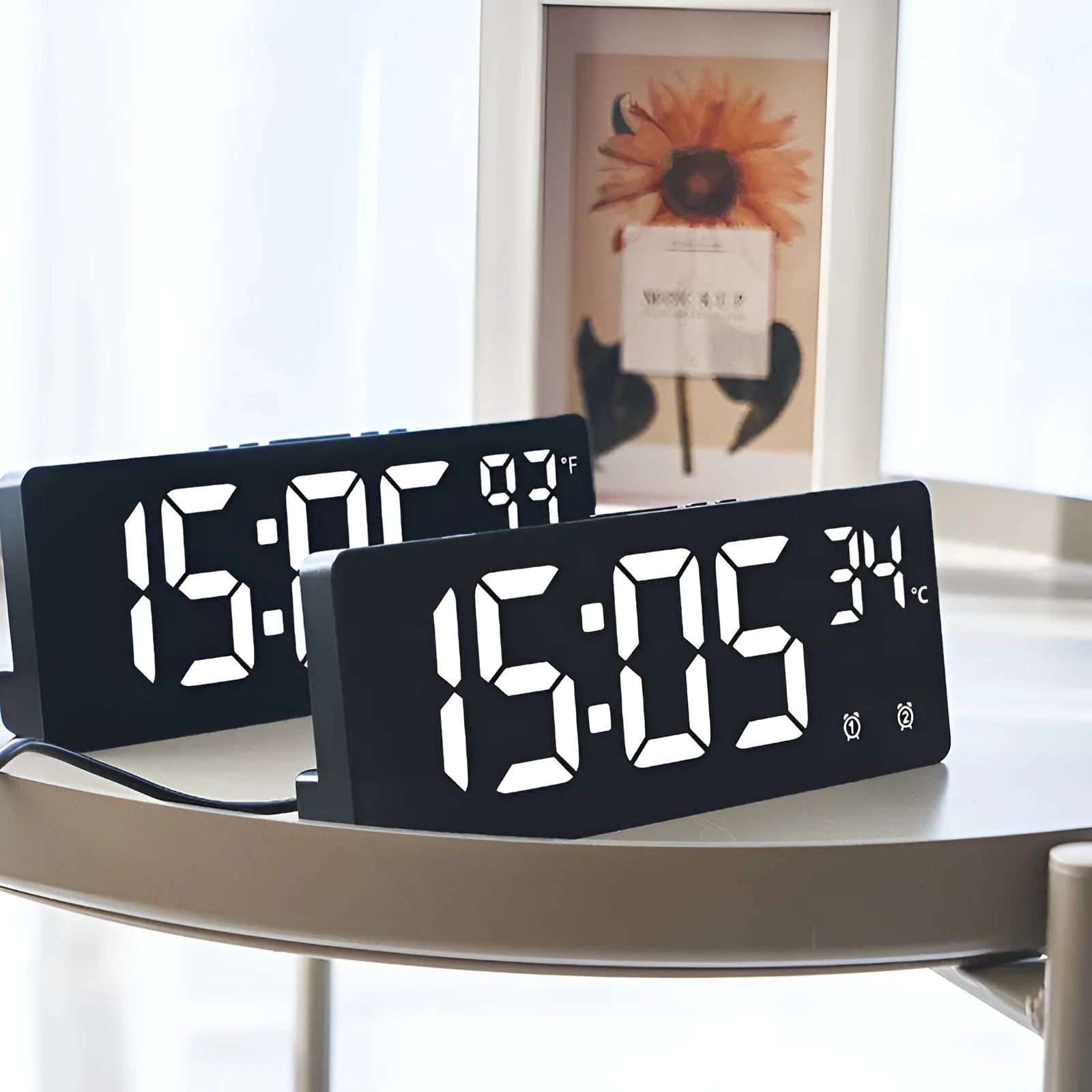 Creative multi-functional electronic clock with large screen, multi-group alarm, thermometer, and ABS shell in acrylic blue and white lamp colour