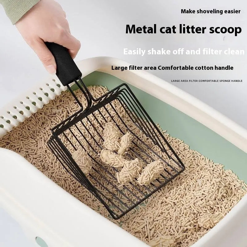 Black zinc alloy cat litter scoop with long handle and 0.8cm sifting gaps.