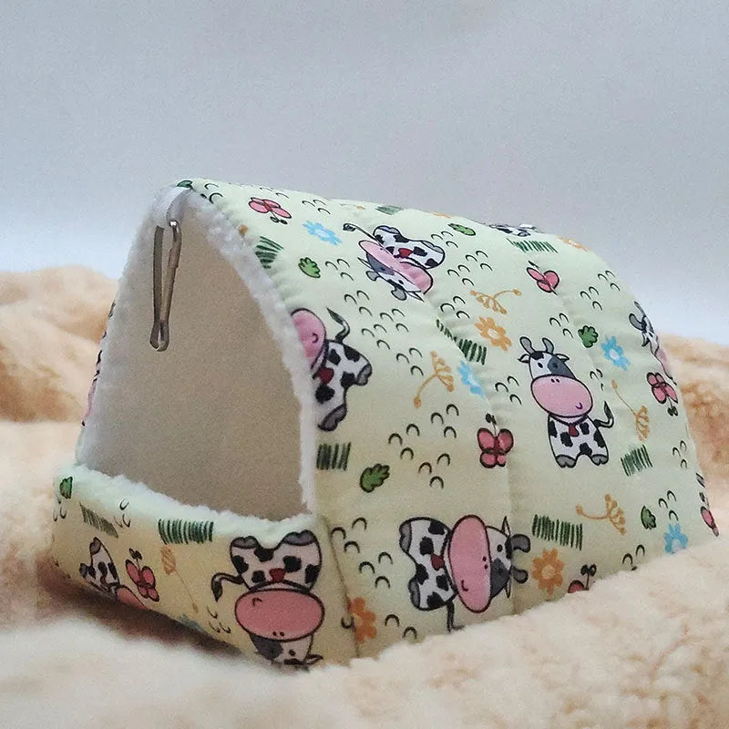 Warm small pet house in peach skin sponge for rabbits, guinea pigs, and hamsters, available in four sizes and ten colours