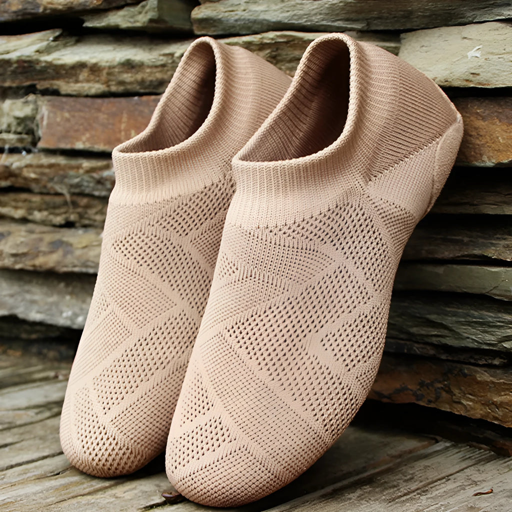 Solid colour camel dance shoes with cotton mesh upper and leather sole for Latin and contemporary dance.