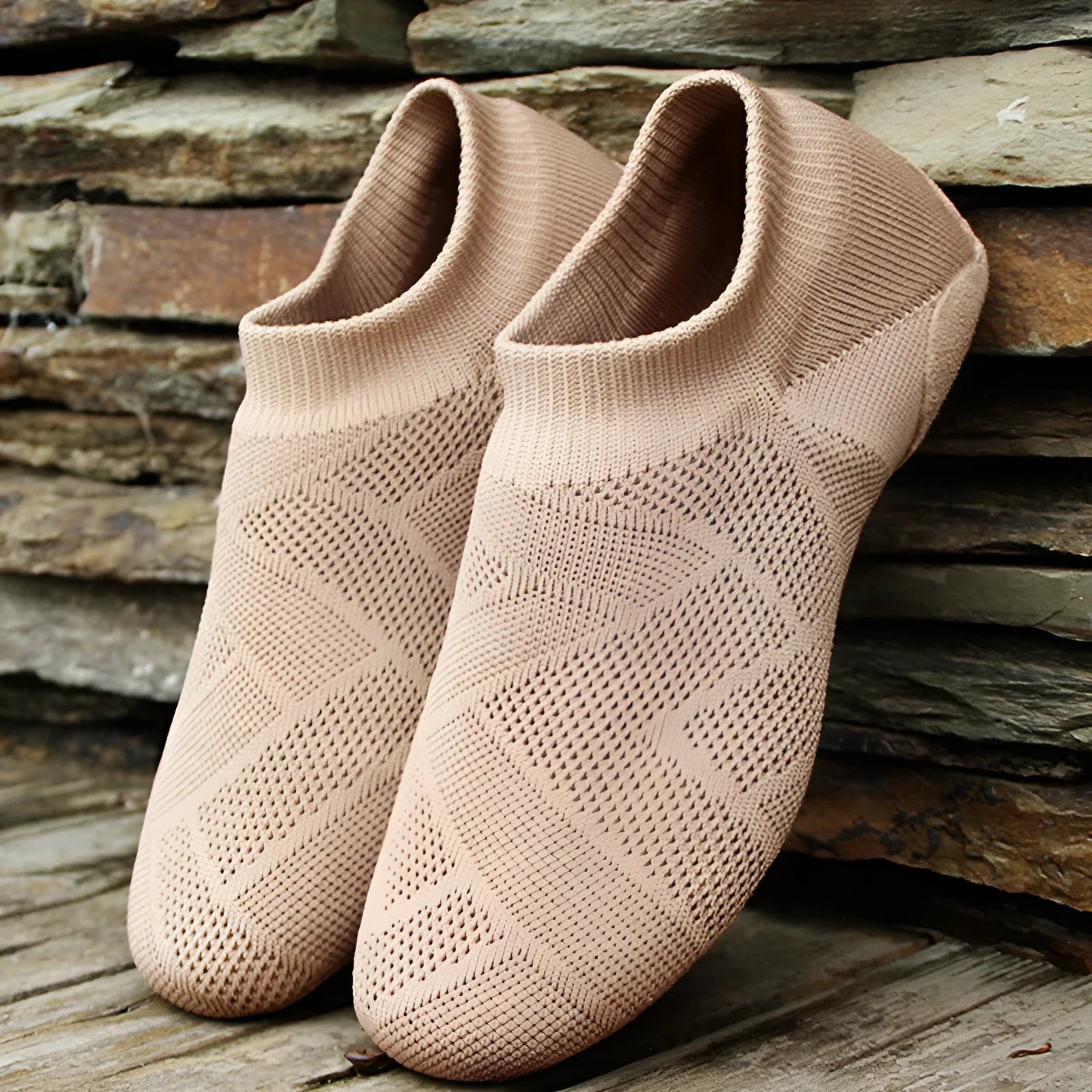 Solid colour camel dance shoes with cotton mesh upper and leather sole for Latin and contemporary dance.