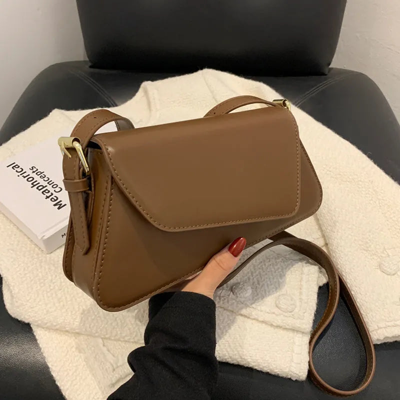 Niche small square PU messenger bag one-shoulder commuting leisure khaki colour 26x11x5cm