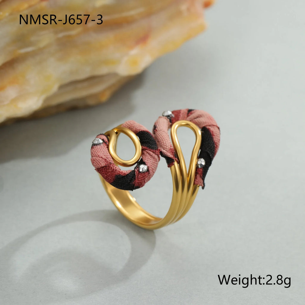 Geometric leopard print open mouth ring in stainless steel with electroplated finish