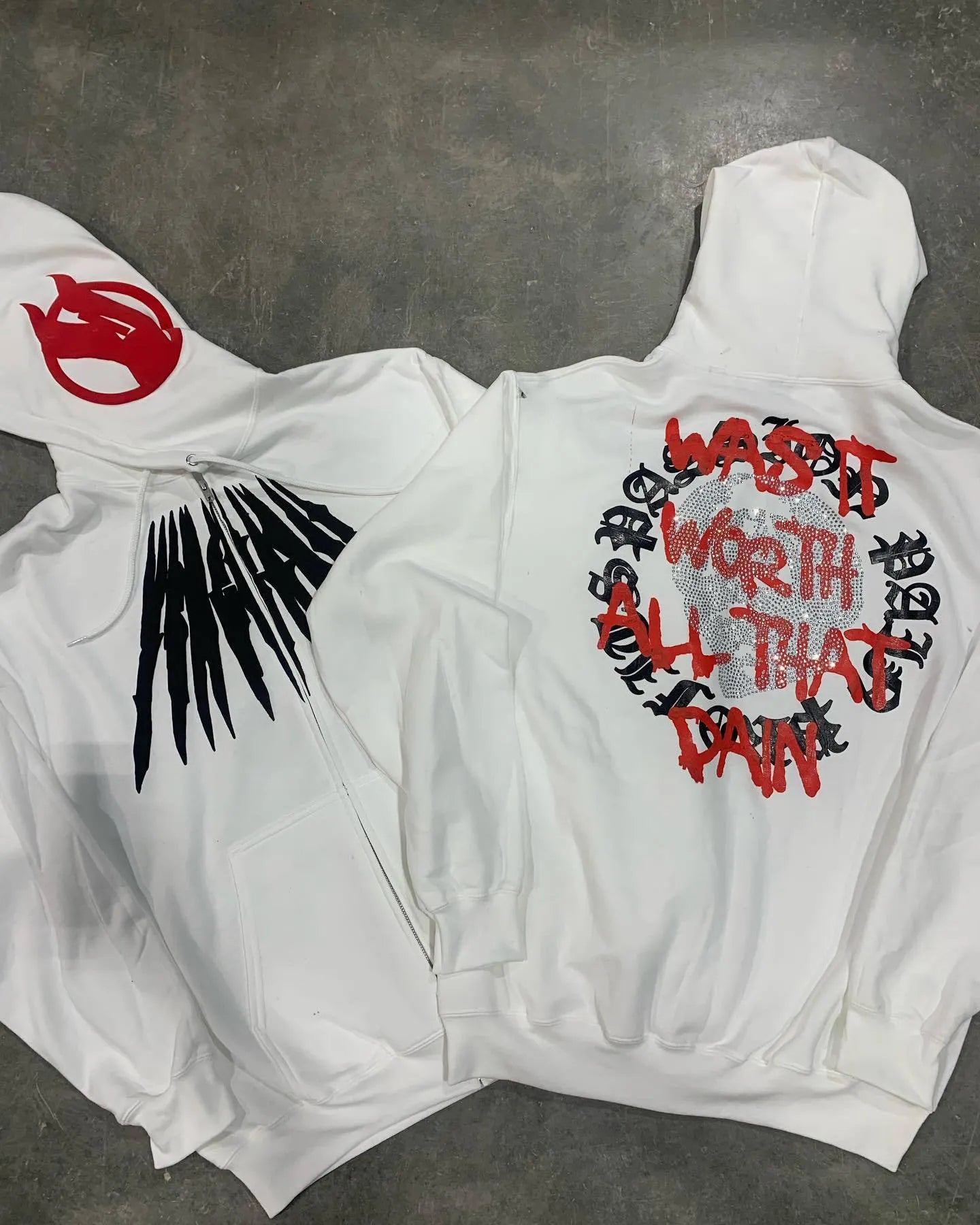 Black loose hooded sweatshirt with white skull letter print and rhinestone decoration