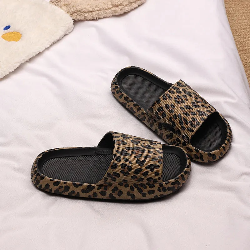 Women's leopard print slippers with thick EVA sole in Korean style fashion for indoor outdoor summer wear