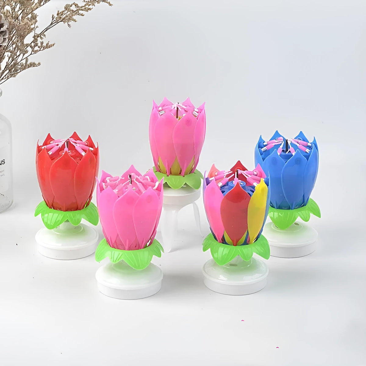 Lotus music birthday candle in pink, blue or rainbow, paraffin and ABS, flower-shaped rotating cake topper