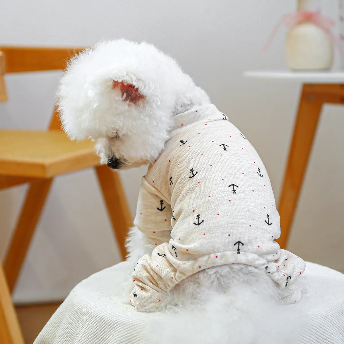 Belly-wrap four-legged pet outfit in polyester with size options XS to XL for dogs and cats