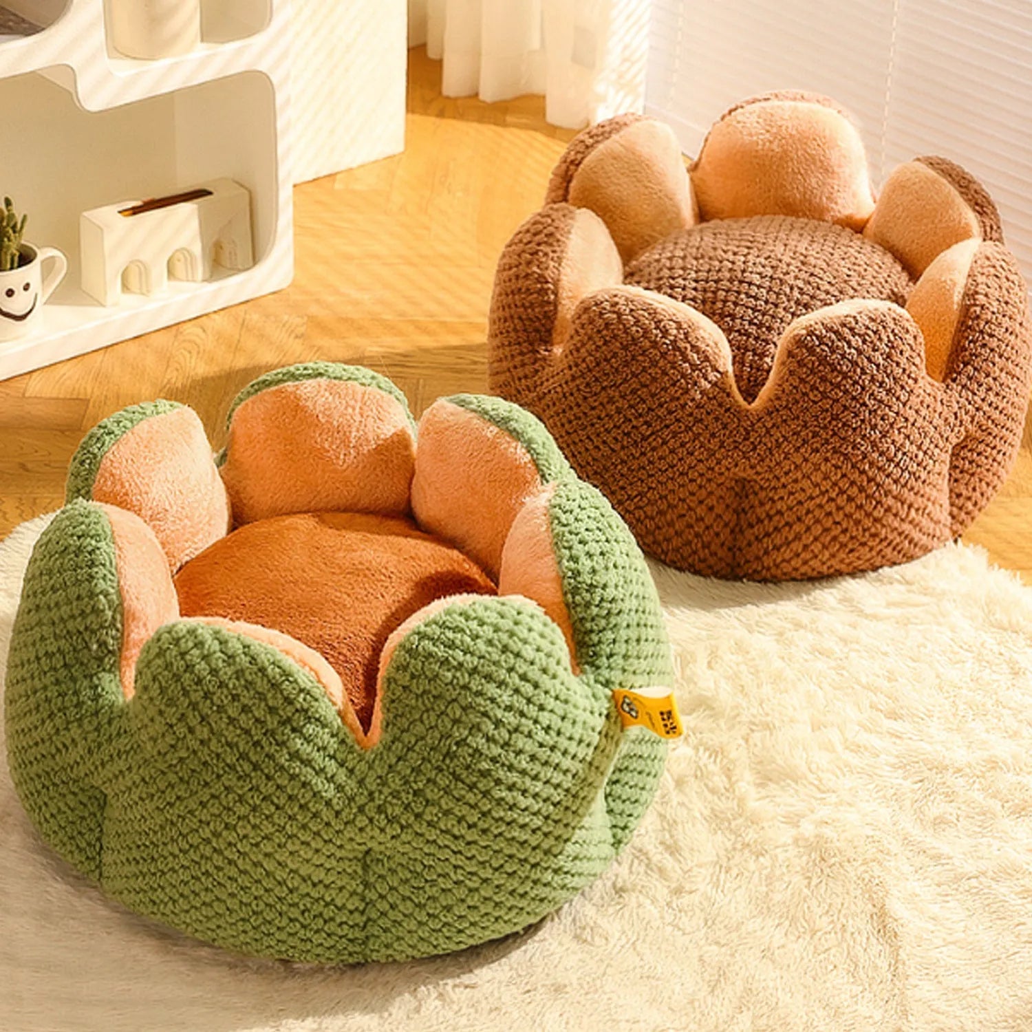 Green cactus petal shaped pet kennel mat with soft plush interior for cats and dogs